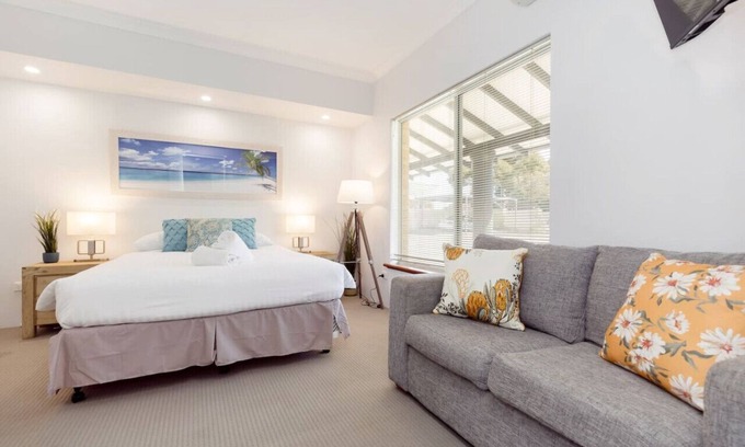 Connolly Apartamento | A2 - Spacious Apartment w/ Wi-Fi + Kitchenette