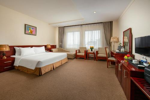 Tay Ho Hotel | A25 Hotel - 705 Lac Long Quan