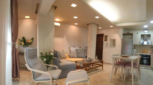 Vouliagmeni Casa | A7 Beauty Vouliagmeni Apt in a unique Spot