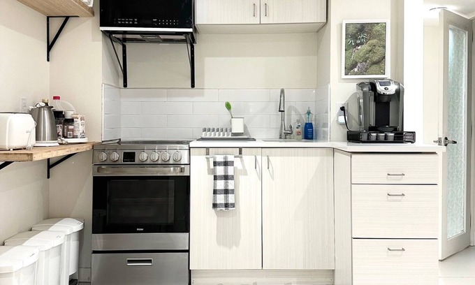 Waterloo Apartamento | AAA location. Best location in Waterloo. Private Larger Bedroom A