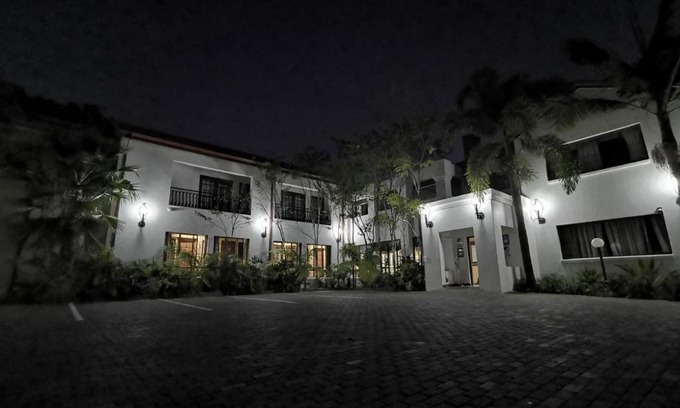 Baileys Muckleneuk Casa | Aanmani Rose Guesthouse