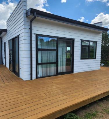 Tamahere Casa | Aberdeen Cottage with Hobbit House sleep-out
