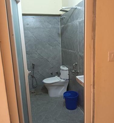 Bidhuna Hotel | Abhivav oyo hotel
