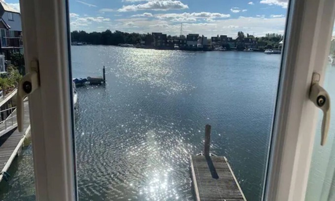 Abingdon Casa | Abingdon House - 4 BR on the Marina