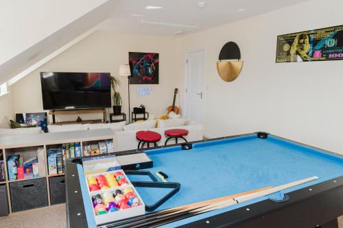Northampton Villa | Abington Villa Sleeps 15 Games & Cinema Room