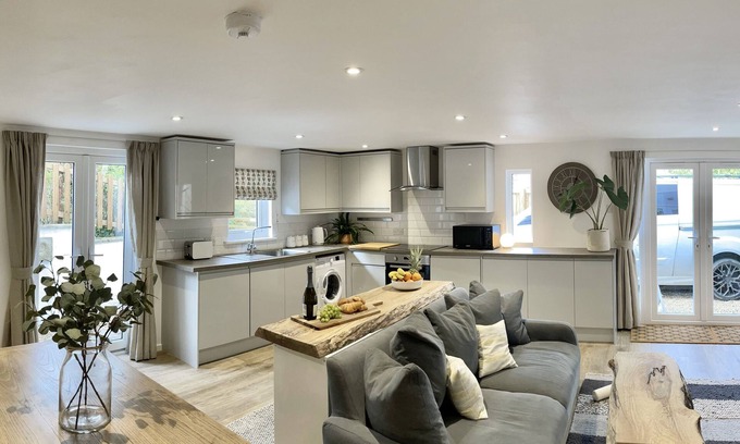 Raymonds Hill Cabaña | ABODE, pet friendly, character holiday cottage in Raymond's Hill
