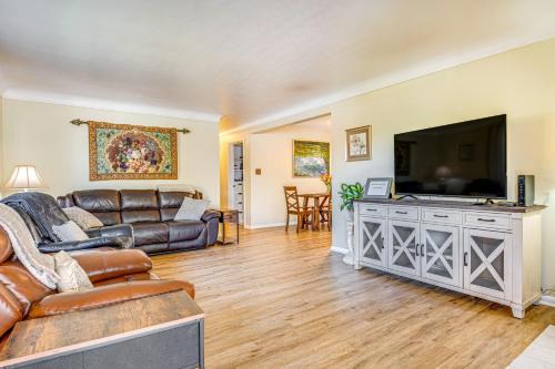 Indianapolis Casa | about 10 Mi to Dtwn Indianapolis Home with Game Room!