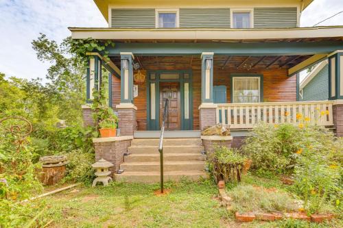 Crestline Heights Casa | about 3 Mi to Dtwn Centrally Located Birmingham Home!
