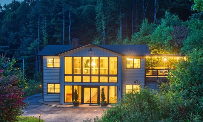 Fairview Otro | Above Asheville, Art House