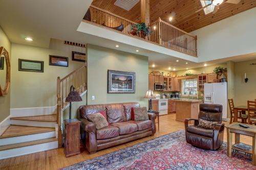 Sylva Casa | Above the River