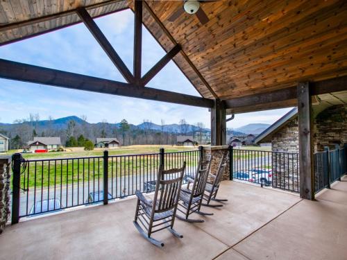 Townsend Casa | Abrams Retreat at Cades Cove with Mountain Views