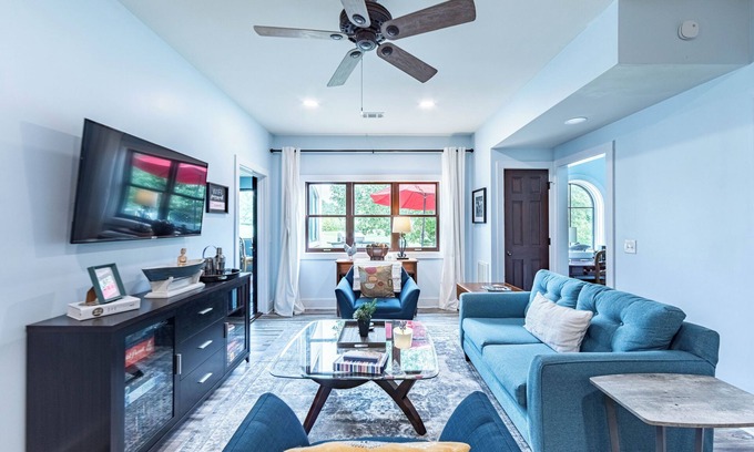 Lake Oconee Casa | Abruzzi Villa Suite with outdoor sitting area