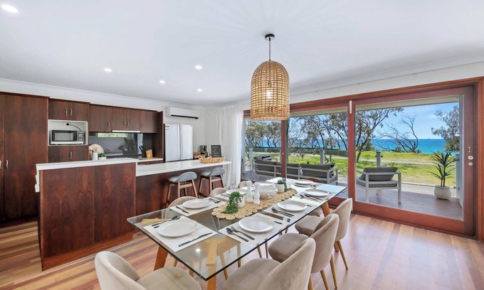 Buddina Casa | Absolute Beachfront in Buddina
