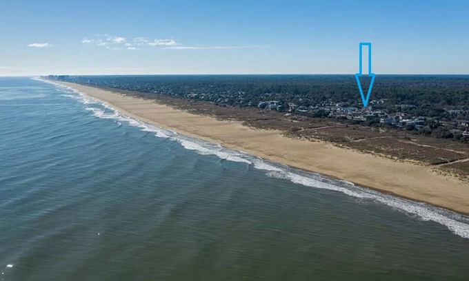 Northeast Virginia Beach Casa | Absolute Beach 4bdrm/9guests vacation gem steps to beach