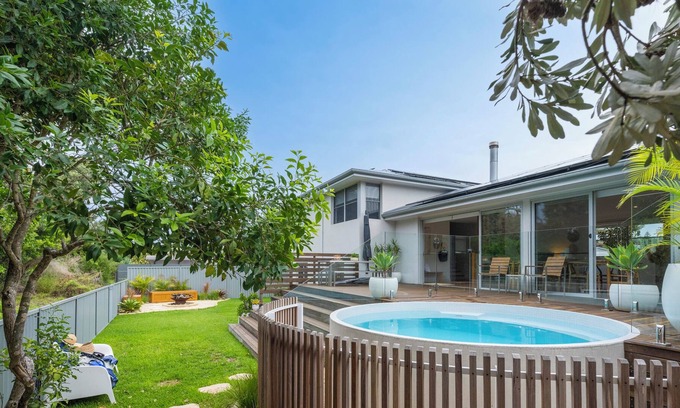 Diamond Beach Casa | Absolute beach frontage | private plunge pool | pet friendly