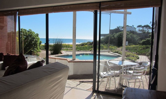 Britannia Bay Casa | Absolute Beach