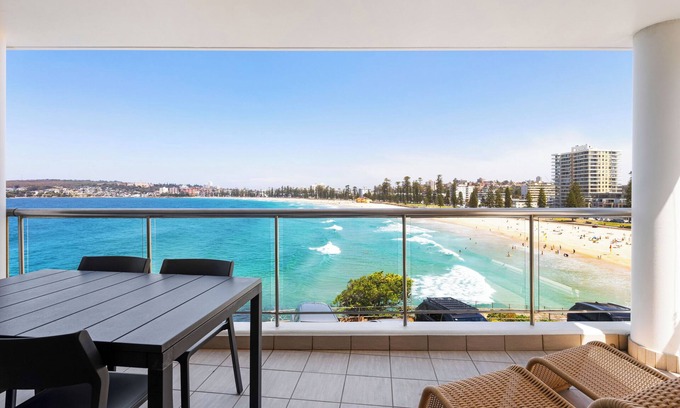 Queenscliff Apartamento | Absolute Beachfront, Stunning Manly Beach Views