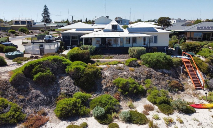 Moonta Bay Casa | Absolute Beachfront nestled between Moonta Bay and Port Hughes