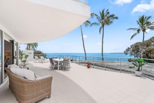 Urangan Apartamento | Absolute Oceanfront Resort Villa