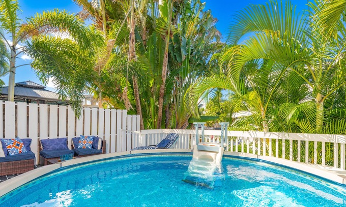 Colee Hammock Villa | Abstract 5-bedroom Villa + Pool @ Las Olas Steps To The Beach