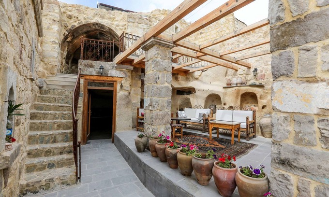 Ortahisar Hotel | Abu Hayat Cave Suites