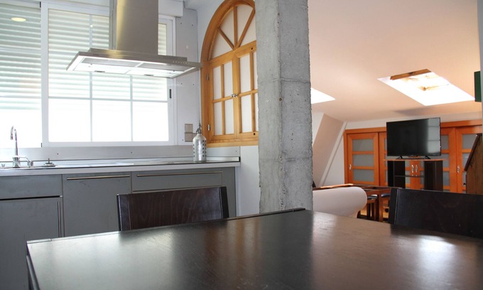 Arganzuela Apartamento | APARTAMENTO ABUHARDILLADO en MADRID RIO/MATADERO. WIFI