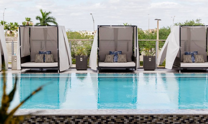 Ludlam Hotel | AC Hotel by Marriott Miami Dadeland