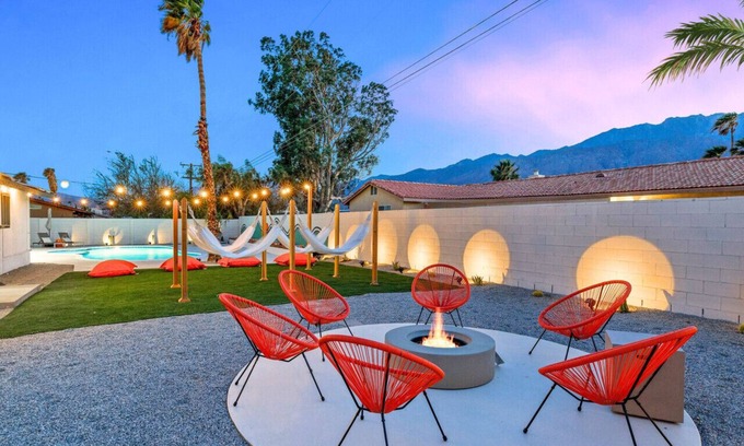Racquet Club South Apartamento | Acacia Retreat by Rather Be Properties: Luxury Retreat- Heated Pool/Spa, BBQ & Yard Games