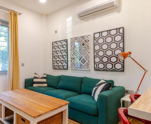 Kolokinthou Apartamento | Academia apartments by the park