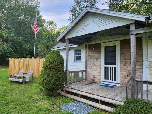 Lamoine Beach Casa | Acadia Lobsterman's Coastal Bungalow