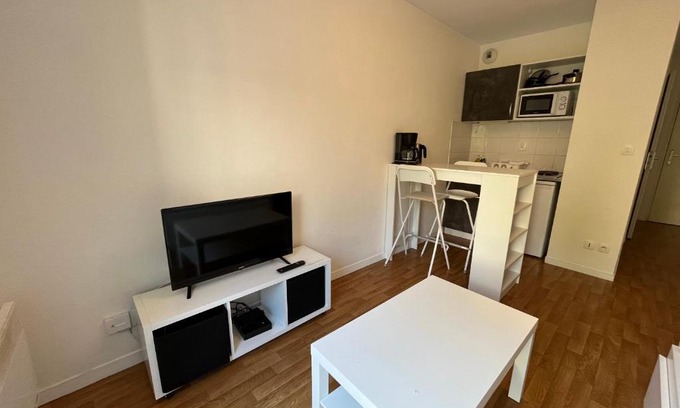 Quartier Calmette Apartamento | Acajou, Studio avec terrasse et parking privé