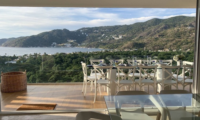 Bahía Puerto Marqués Condominio | Acapulco Safe Haven Heaven