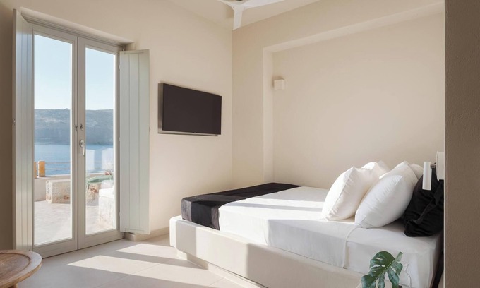 Limeni Apartamento | Accessible Double Room By Yerma Suites Limeni