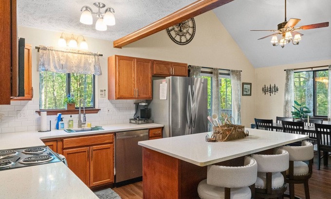 Jim Thorpe Casa | Accessible Retreat - Ramp & Walk-in Shower - Main Floor Living in Jim Thorpe