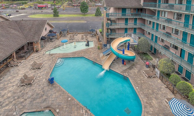 Pigeon Forge Hotel | Accommodation By Willow Brook Lodge
