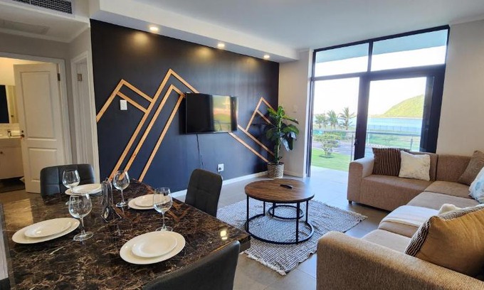 Durban Point Apartamento | Accommodation Front - Charming 2 Sleeper in Point Waterfront