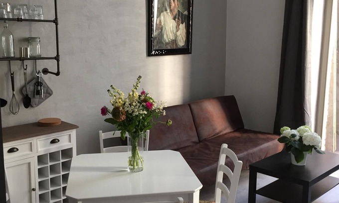 Werder Apartamento | Alojamiento en la isla Werder amorosamente remodelado 50m cochera a wat