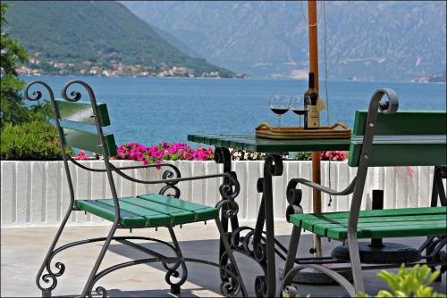 Dobrota Casa | Accommodation Tomcuk