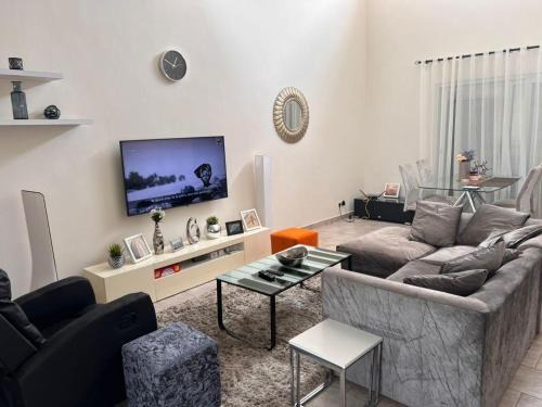 Santeo Casa | Accra Cozy Retreat with 2 Bedrooms
