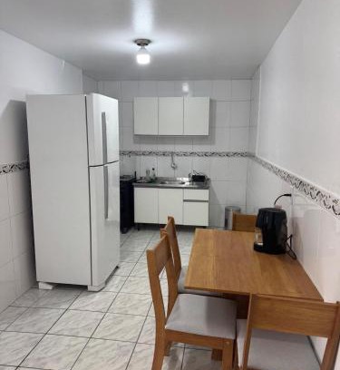 Pedrita Casa | Aceita pet, próximo ao aeroporto e praia do campeche
