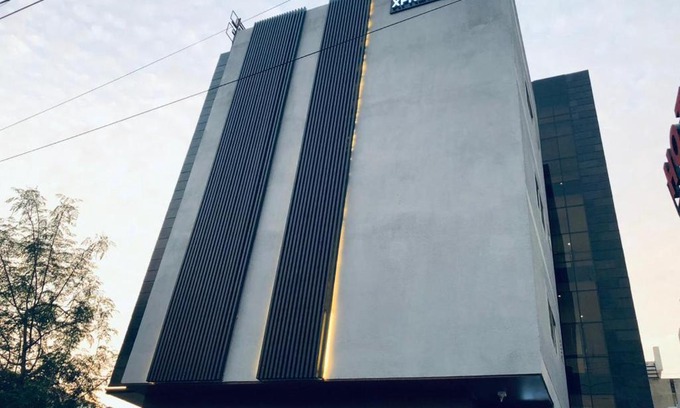 Indore Hotel | Aceotel Xpress Mint Scheme No114
