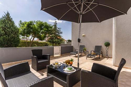 Sao Roque Apartamento | Achada I by An Island Apart