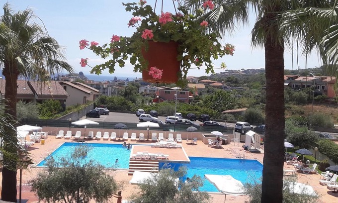 Capo Mulini Casa | apartamento en residencia con piscina a 200 metros del mar Capomulini - acitrezza