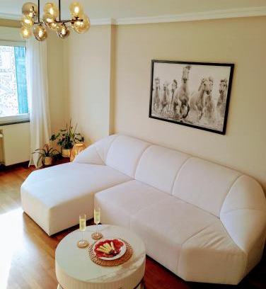 Oviedo City Centre Apartamento | Acogedor apartamento a un paso de Gascona con WiFi Netflix Disney Plus y Prime gratis by M&N's House