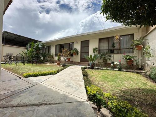Cochabamba Apartamento | Acogedor Dpto. Con Jardin P.Baja