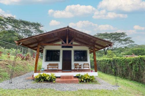 Jacó Chalet De Esquí | Acogedora cabaña Playa Hermosa Naturaleza y Surf