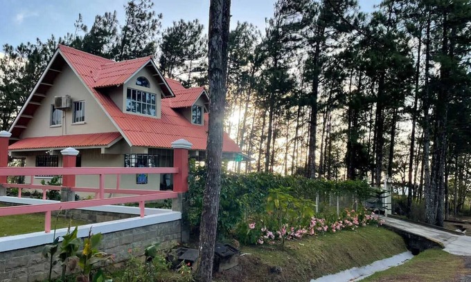 Cerro Azul Casa | Acogedora casa en Los Altos de Cerro Azul