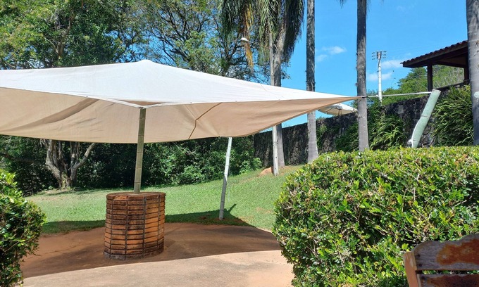Piedade Casa | Acomodações Aconchegantes, Salão Gourmet, Piscina, Muito Verde e Tranquilidade
