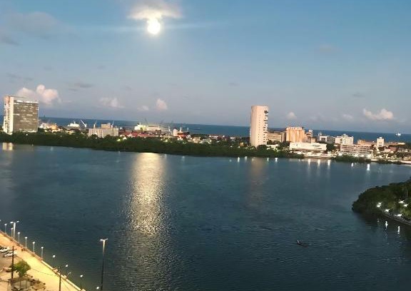 Boa Vista Apartamento | Aconchegante, ótima localização e vista para o mar