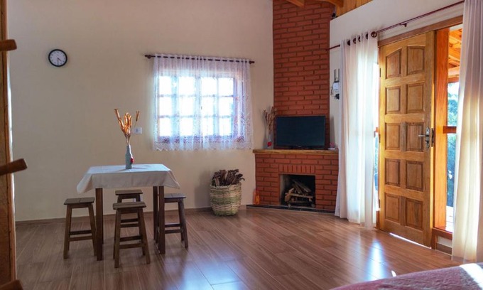 Sapucai-Mirim Apartamento | Aconchegante chale com Wi Fi em Sapucai Mirim MG